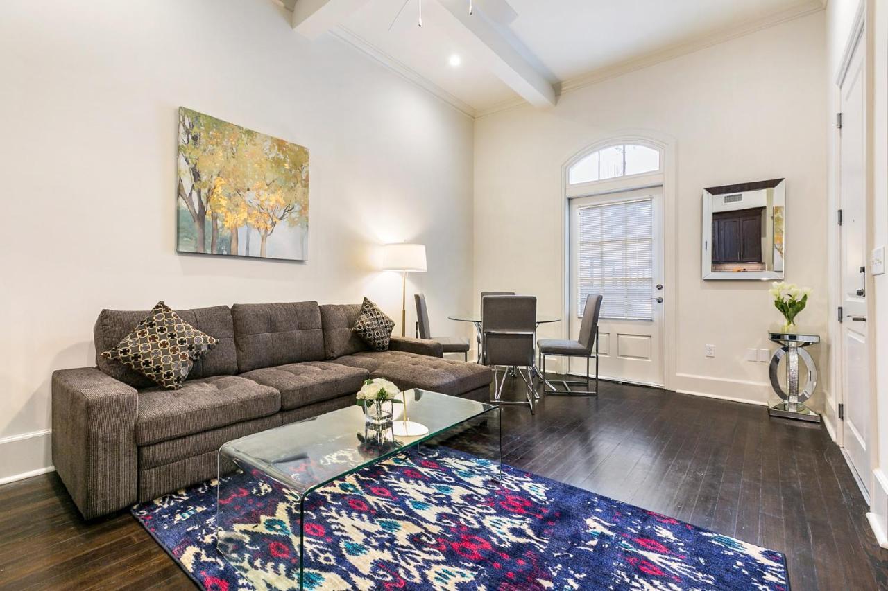 1 And 2 Bedroom Private Condos Steps Away From French Quarter New Orleans Eksteriør billede