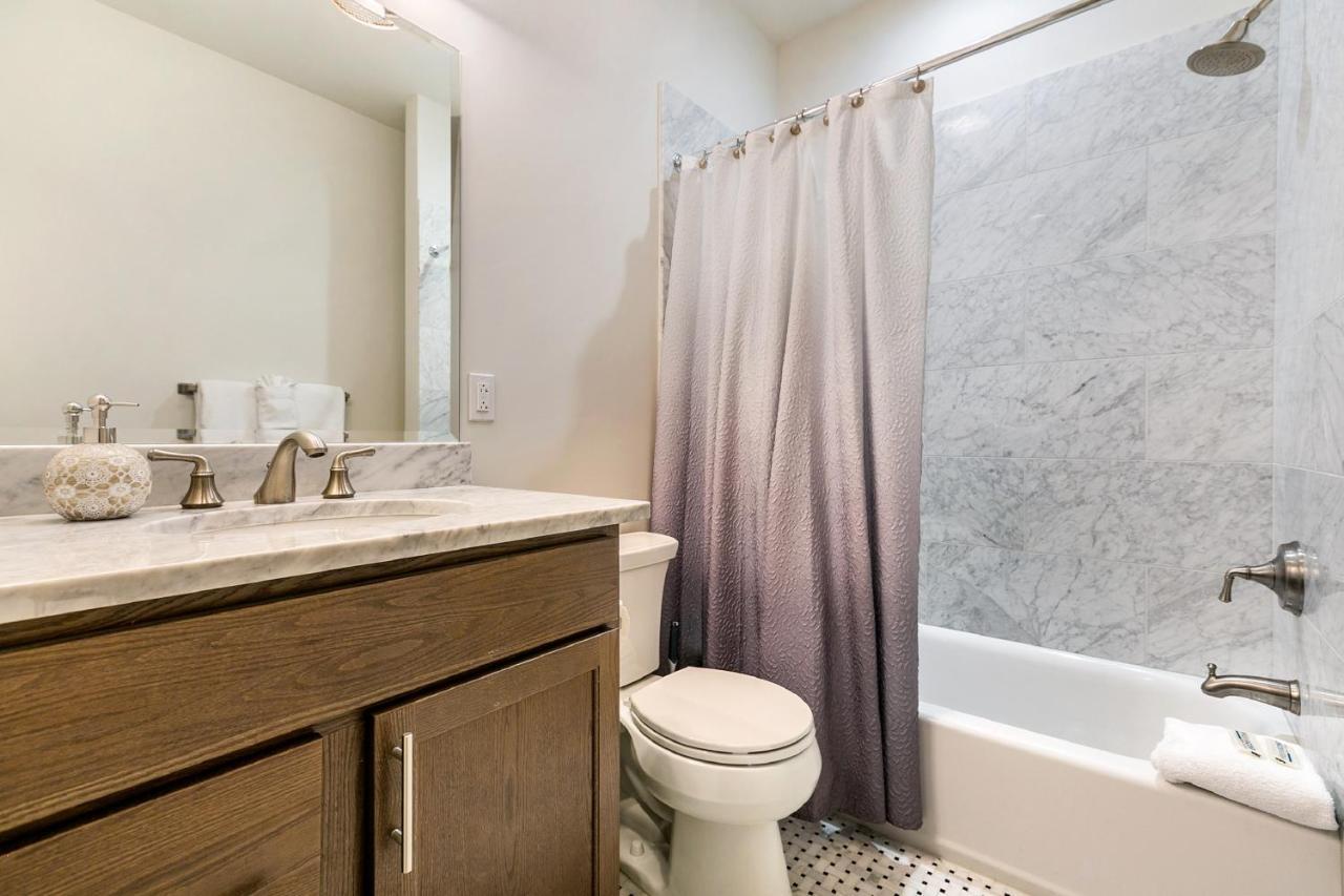 1 And 2 Bedroom Private Condos Steps Away From French Quarter New Orleans Eksteriør billede