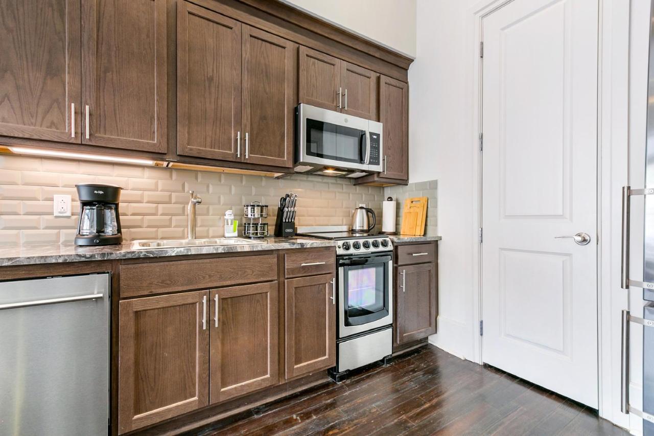 1 And 2 Bedroom Private Condos Steps Away From French Quarter New Orleans Eksteriør billede