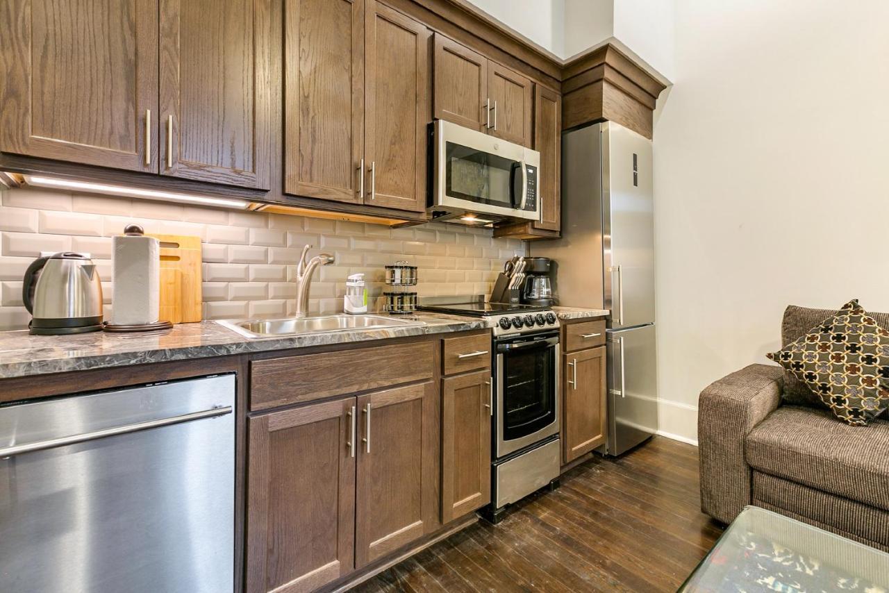 1 And 2 Bedroom Private Condos Steps Away From French Quarter New Orleans Eksteriør billede