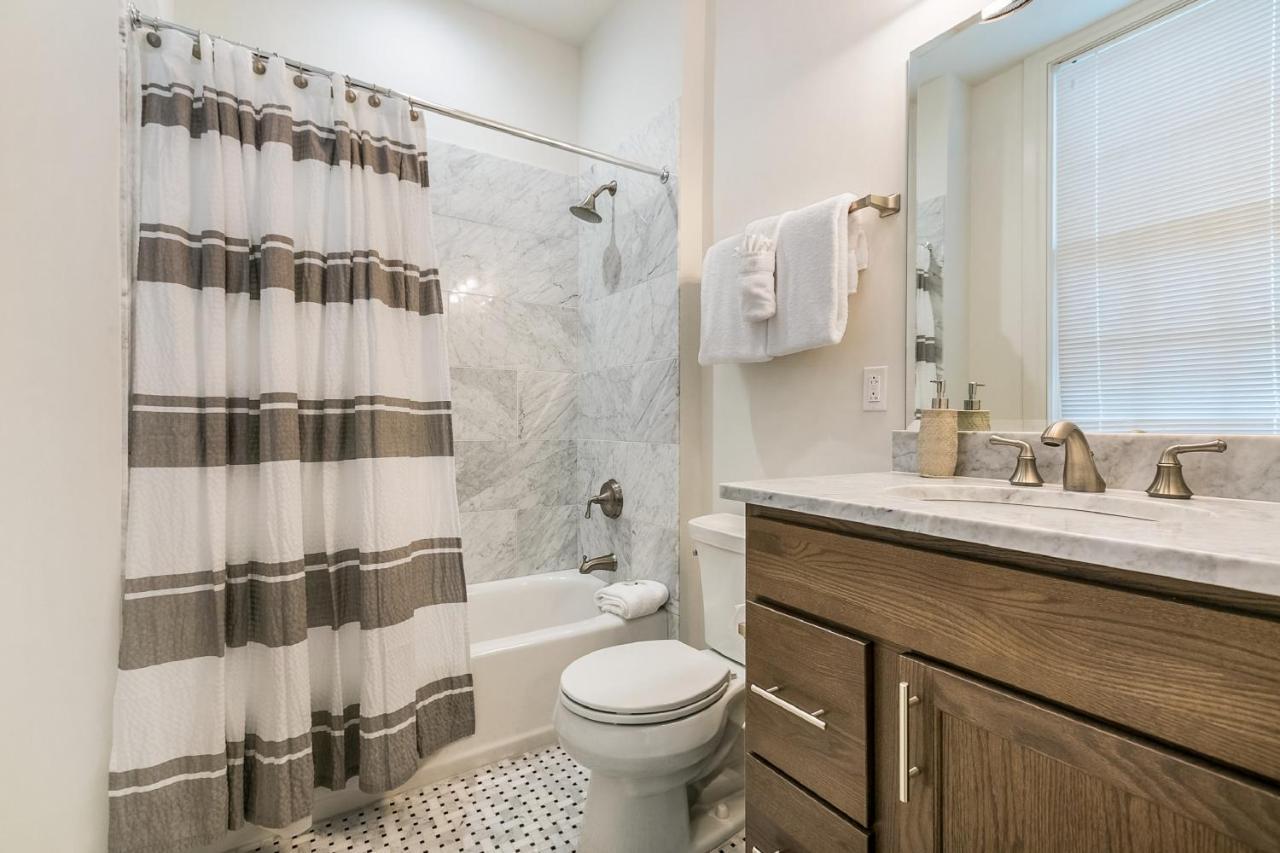 1 And 2 Bedroom Private Condos Steps Away From French Quarter New Orleans Eksteriør billede