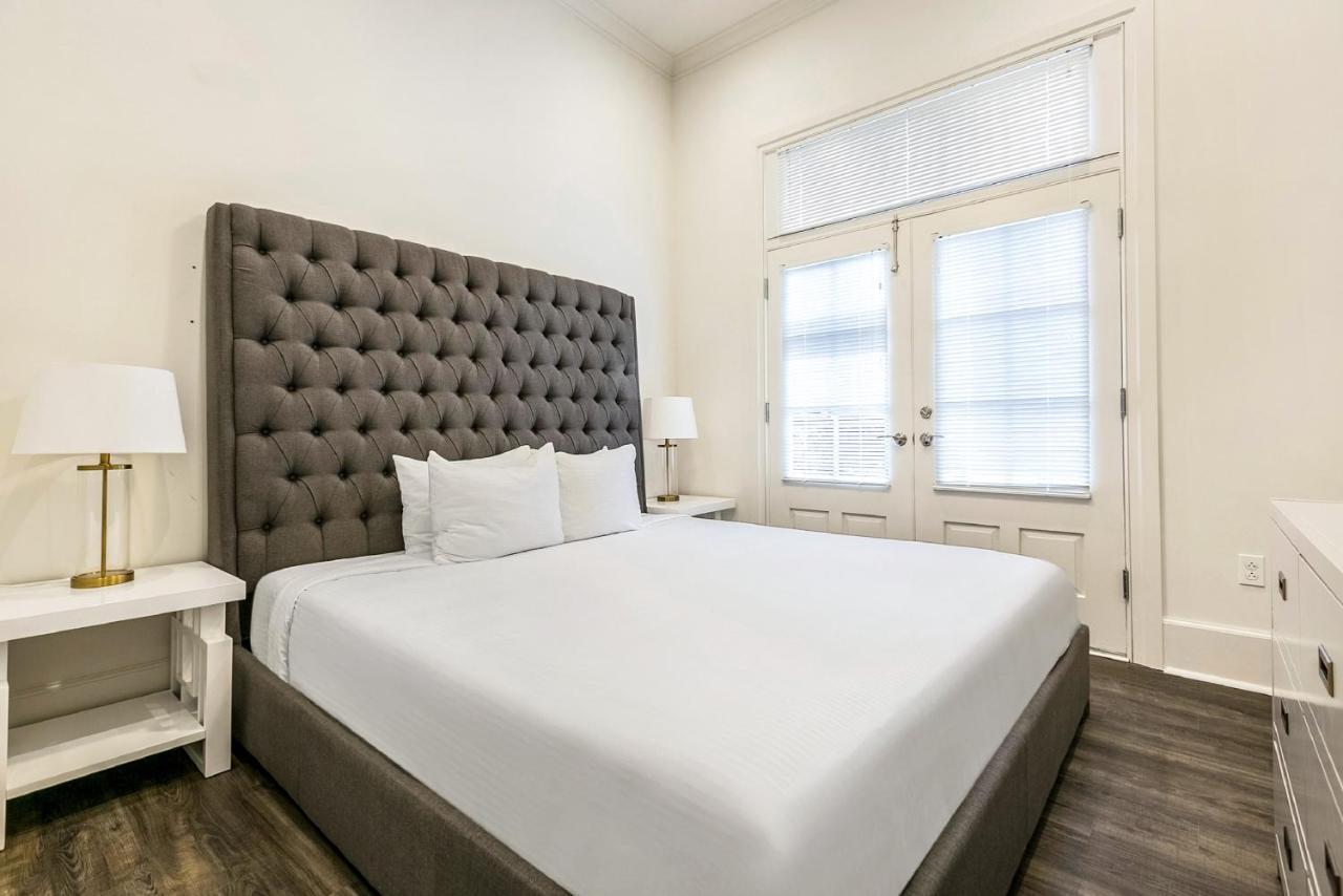 1 And 2 Bedroom Private Condos Steps Away From French Quarter New Orleans Eksteriør billede