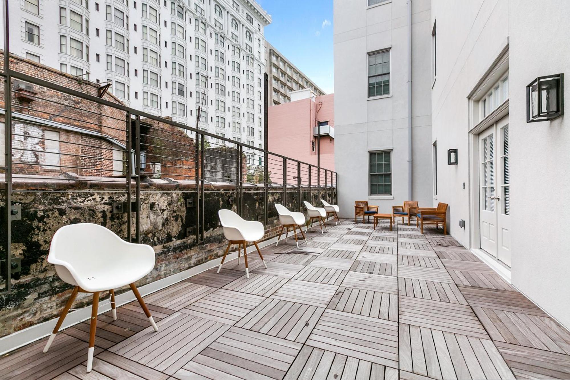 1 And 2 Bedroom Private Condos Steps Away From French Quarter New Orleans Eksteriør billede